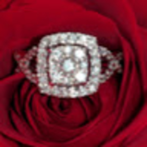 Meet your Posher, Janet - Picture 1 of 1